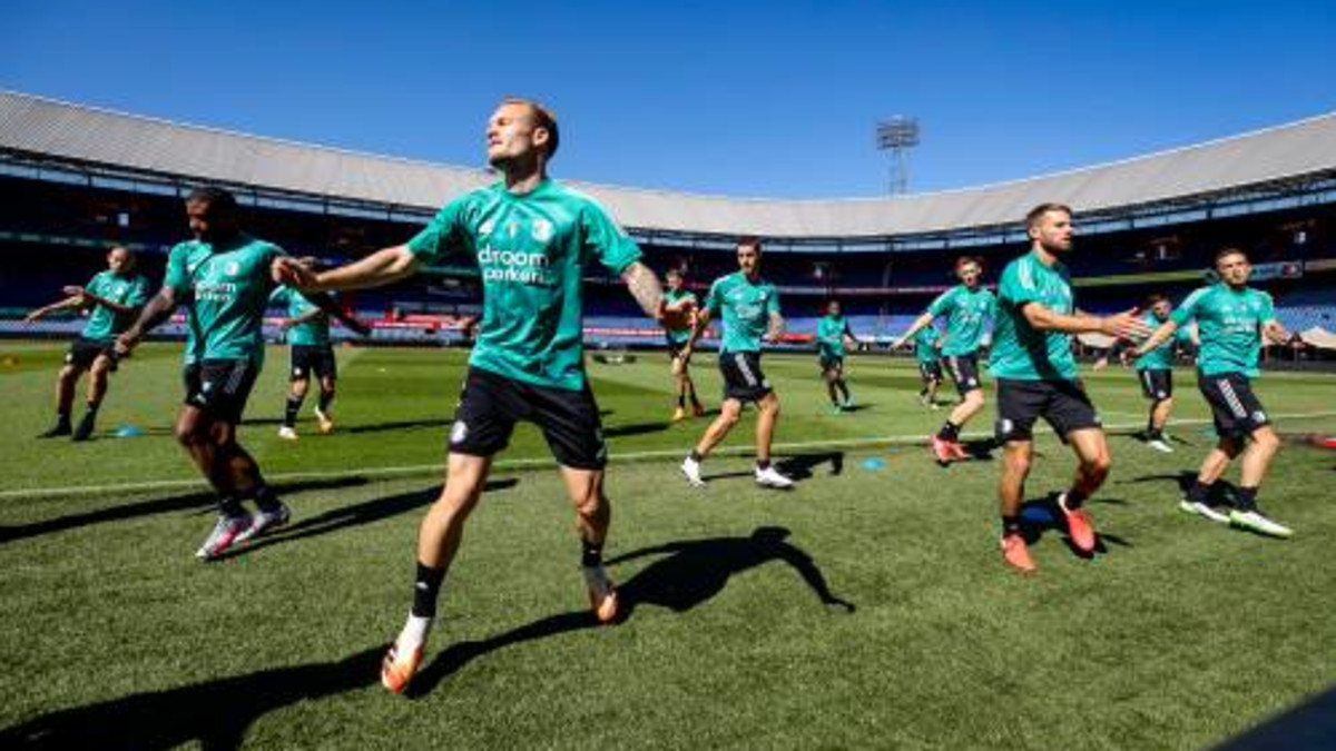 Feyenoord met kleinere groep op trainingskamp door coronageval
