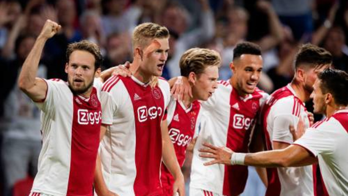 Ajax alleen bij zege op AEK direct geplaatst