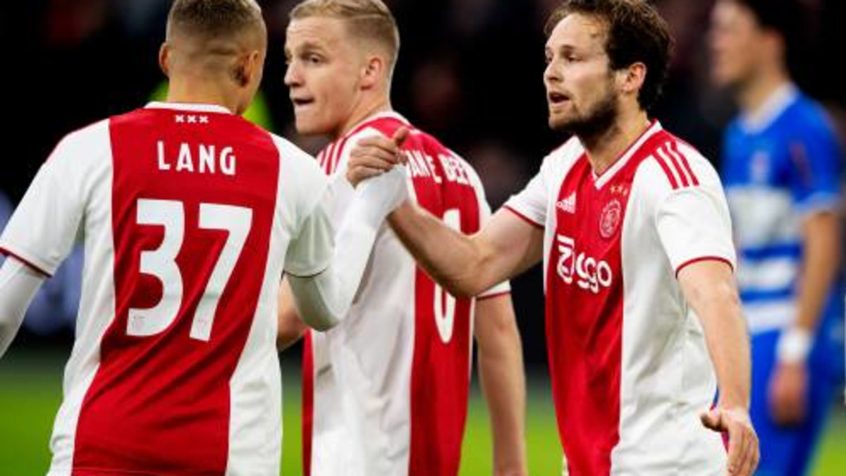 Ajax wint met veel moeite van PEC: 2-1.