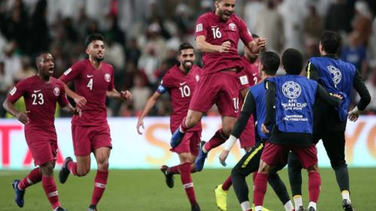 Qatar wint ruim van gastland en bereikt finale