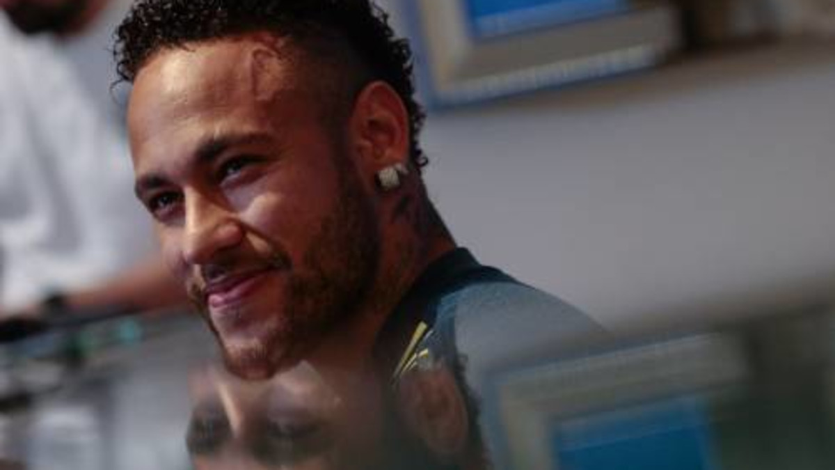 Neymar terug bij Paris Saint-Germain