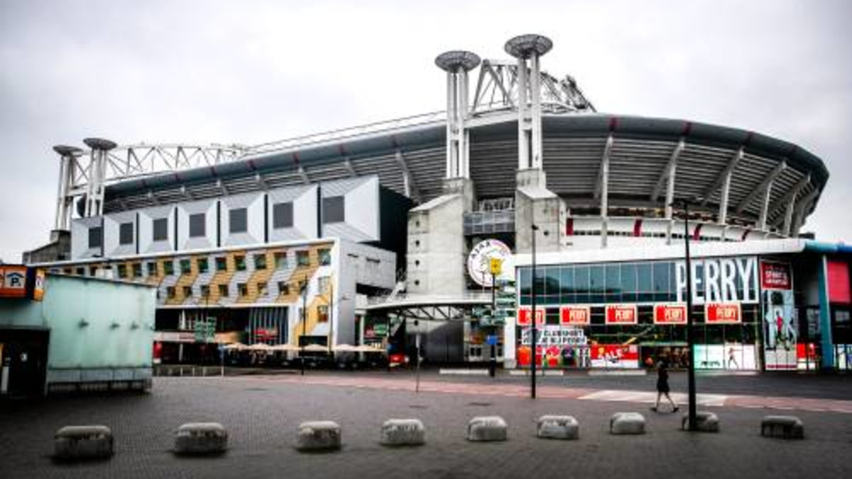 Ajax definitief zonder fans naar Chelsea