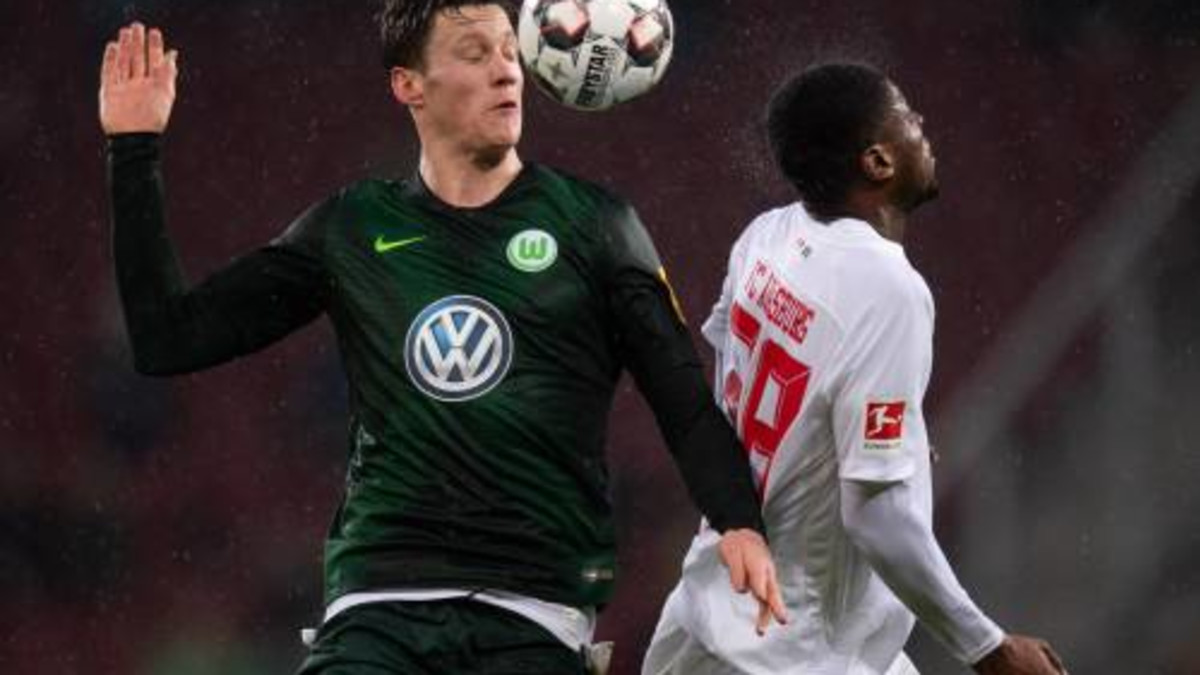 Weghorst trefzeker voor winnend Wolfsburg