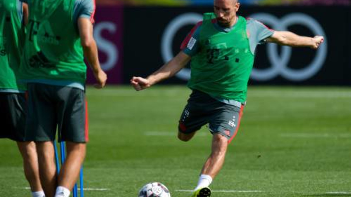 Ribéry valt met spierscheuring weg bij Bayern