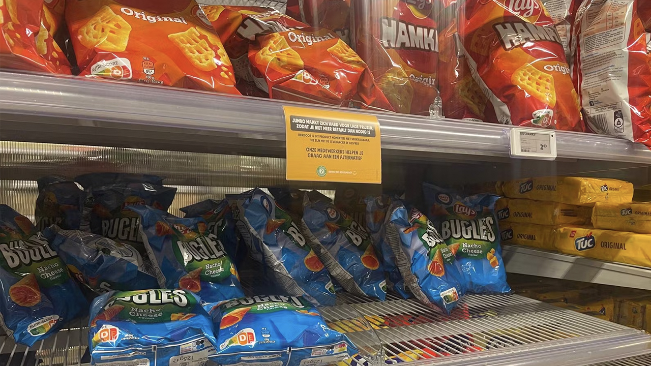 Bugles en Wokkels uit de schappen gehaald om gezondheidsrisico | Vandaag Inside