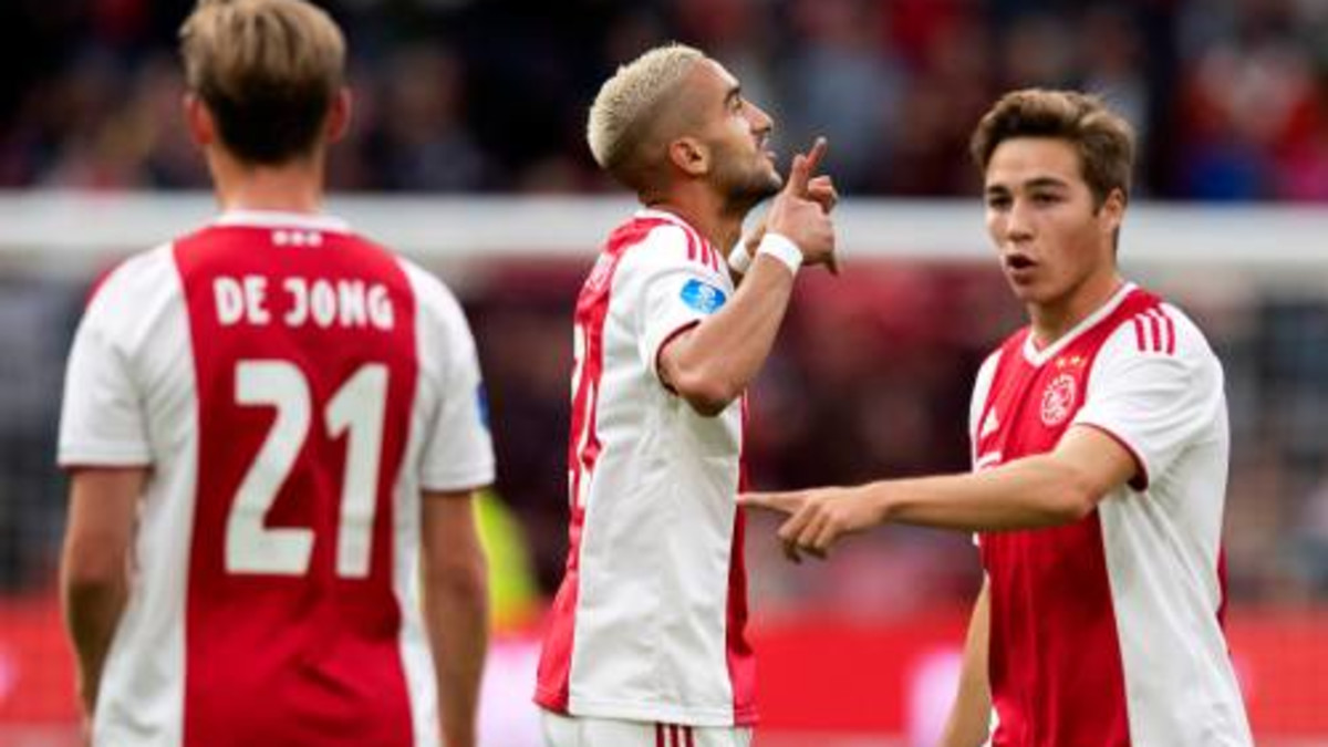 Ajax start zonder Ziyech en De Jong