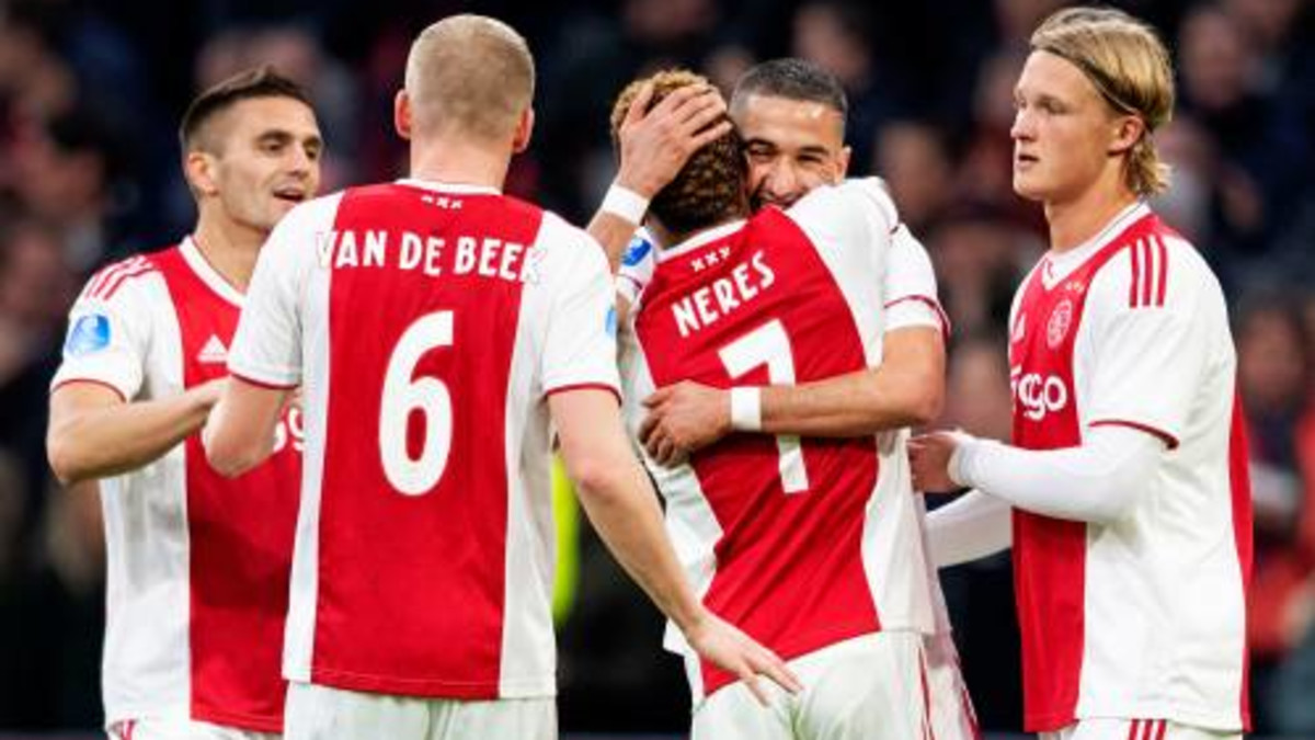 Ajax verslaat Fortuna Sittard met 4-0