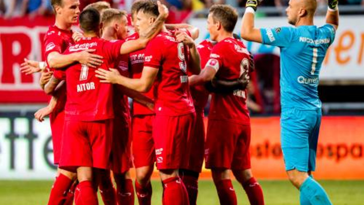 FC Twente loopt verder uit op Den Bosch