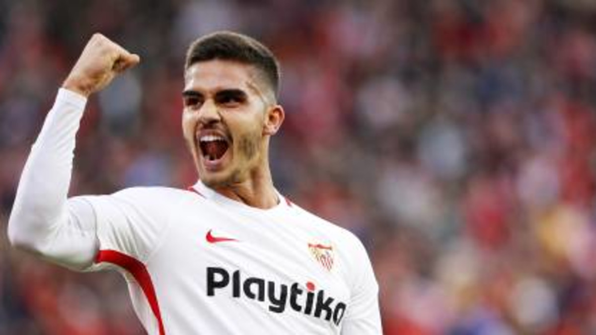 Sevilla wint en gaat aan kop in La Liga