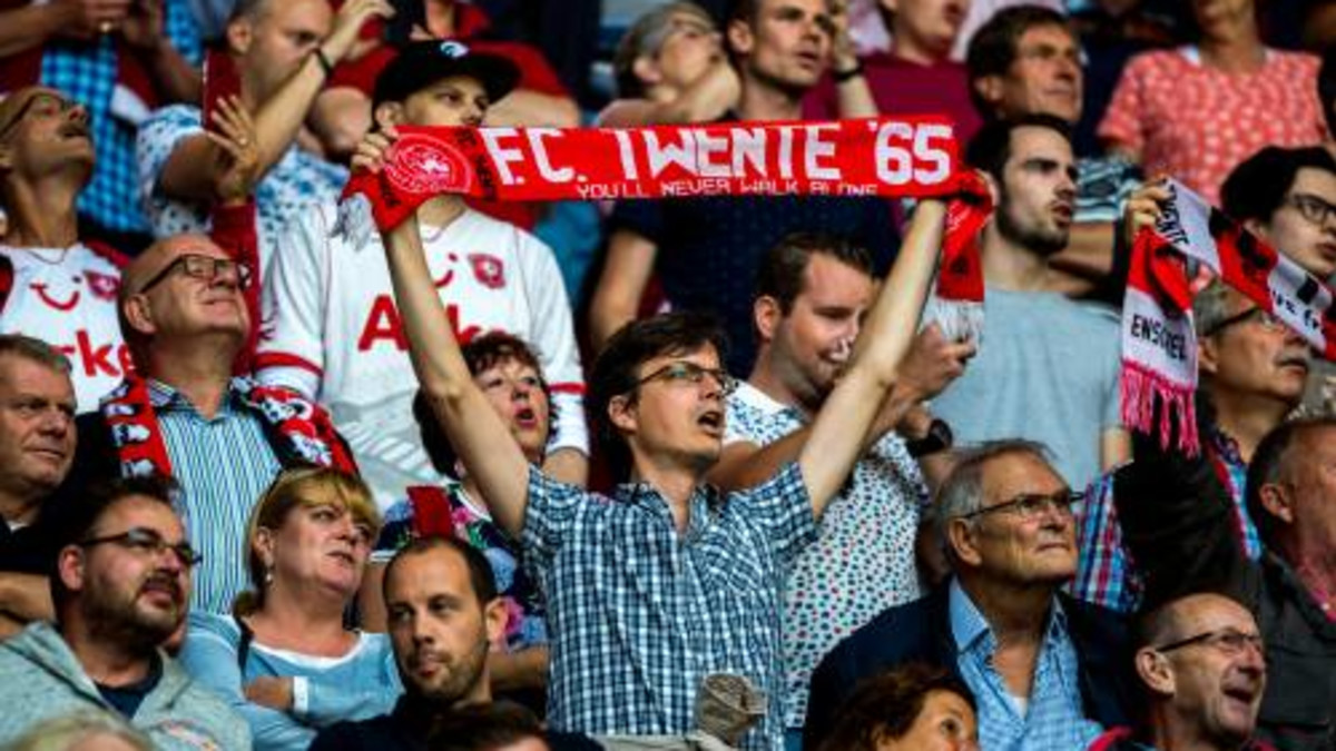 FC Twente begint met zege op concurrent Sparta