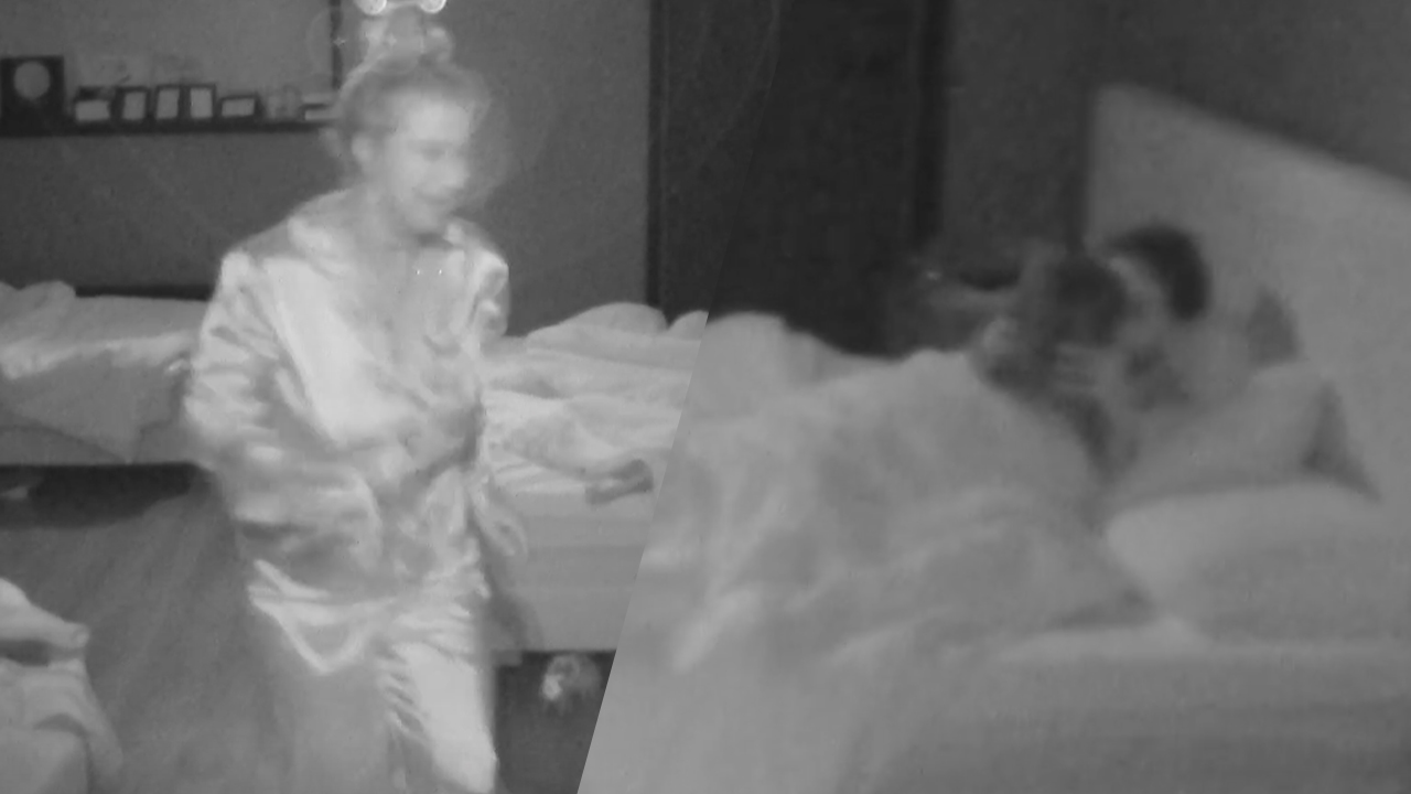 Marlijn vlucht de kamer uit omdat Chess en Thomas bezig zijn