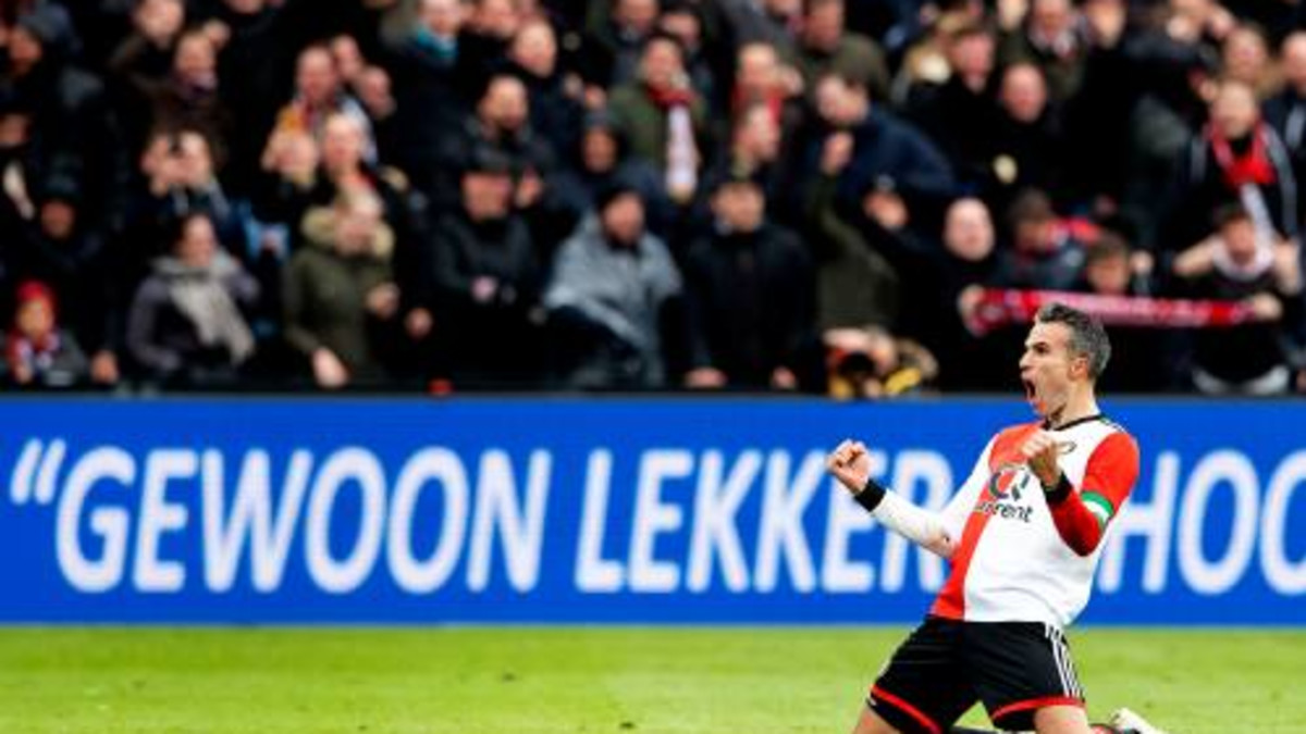 Van Persie geniet van 'spirit' van Feyenoord