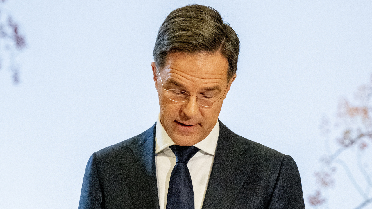 Premier Mark Rutte Biedt Namens Regering Excuses Aan Voor ...