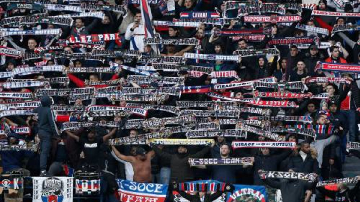 Frans voetbal voorlopig verder met maximaal 1000 toeschouwers