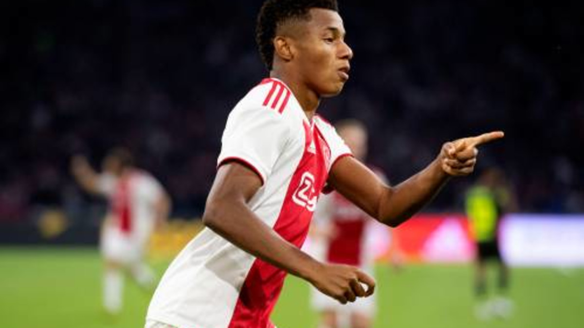 Ajax mist Neres tegen Dinamo Kiev