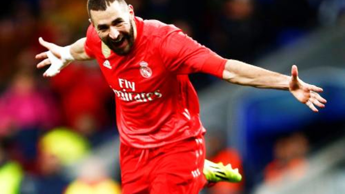Benzema leidt Real Madrid naar halve finale