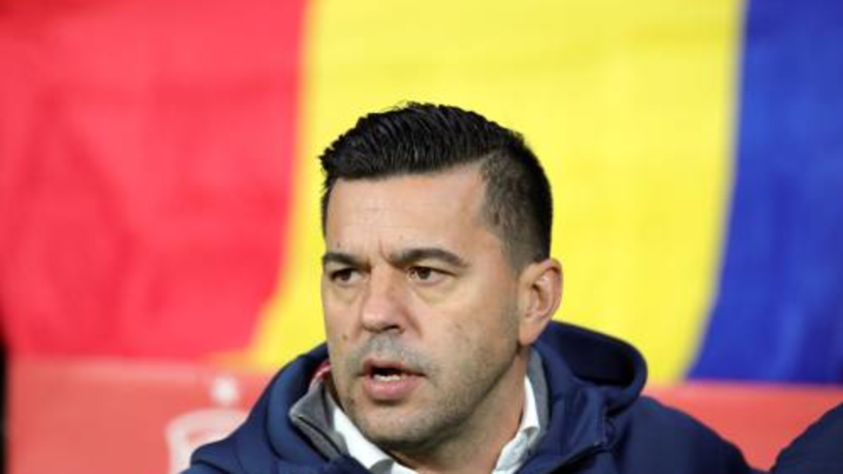 Roemeense bondscoach Contra stapt op