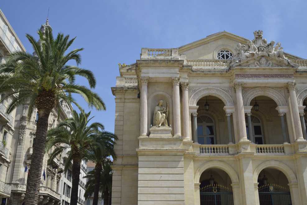 Photographie de l'Opéra de Toulon - Rénovation de la toiture en tuile terre cuite Marseille - Monier BMI France