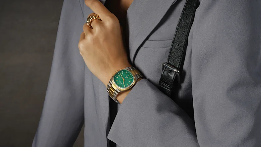 Men's Super Seville | Article | Super Seville - Jade | On Wrist | 98A336