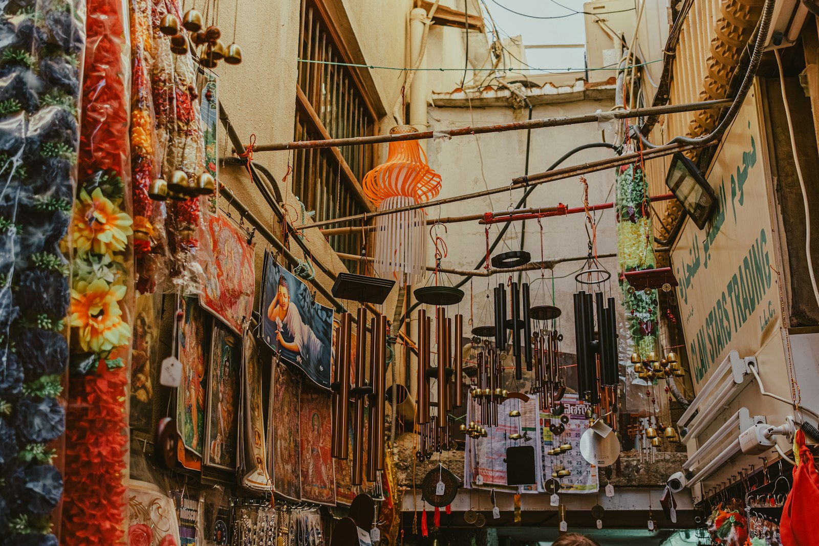 Discover the best spots to buy secondhand clothes in Dubai and refresh your wardrobe for less.