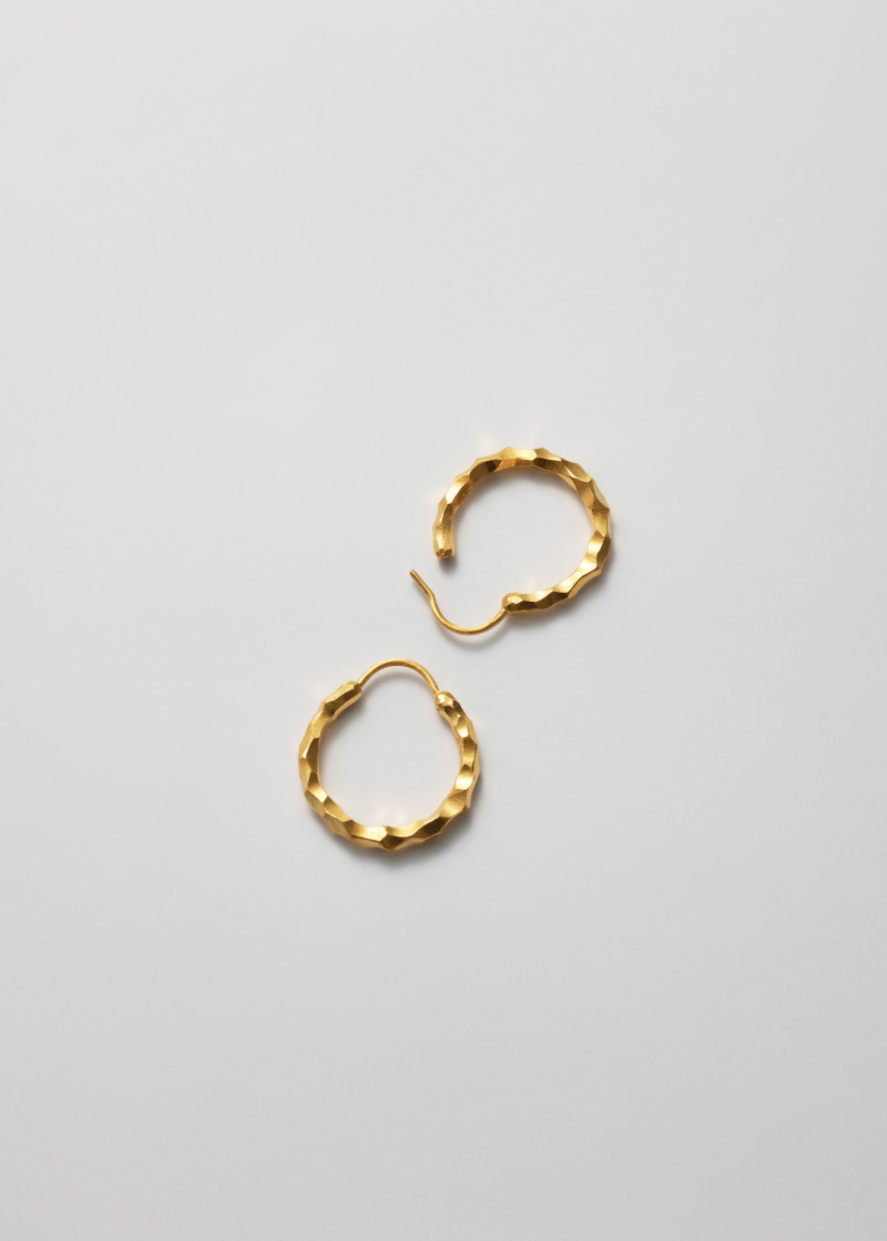 snake earrings medium carved gold p2