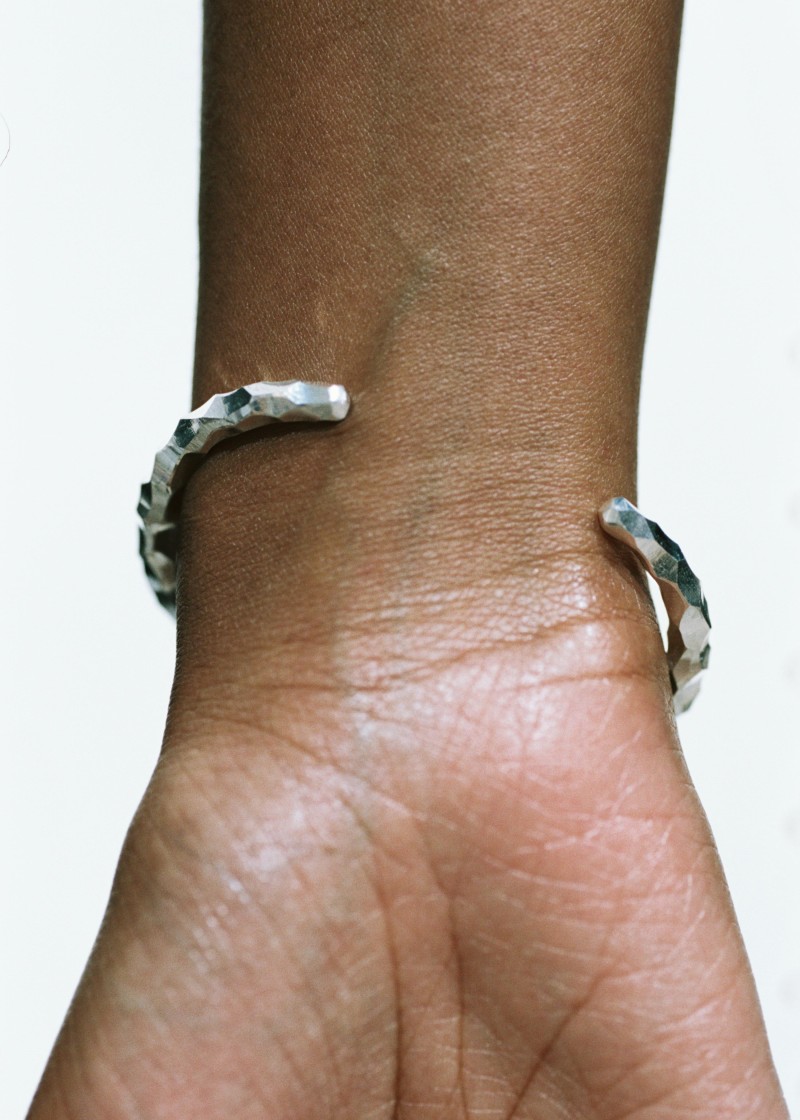 snake bracelet thick carved-silver l-2