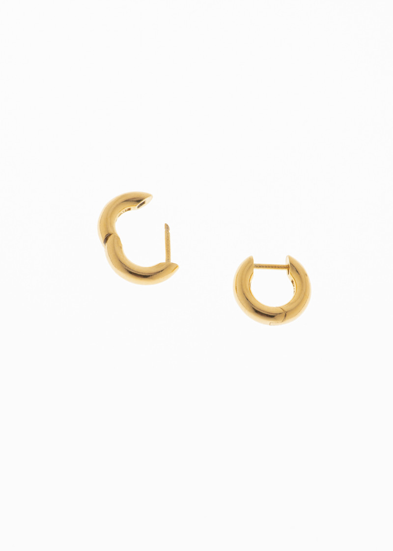 almost earrings extra small polished gold p-2
