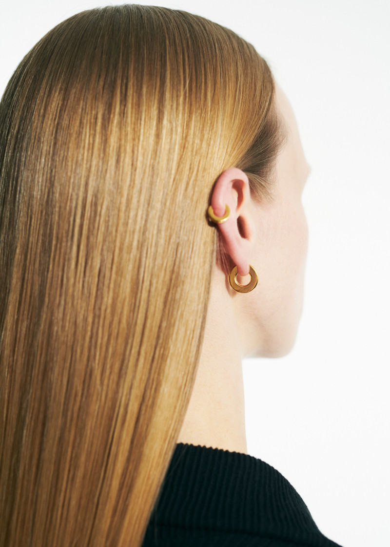square earrings medium polished gold p-3