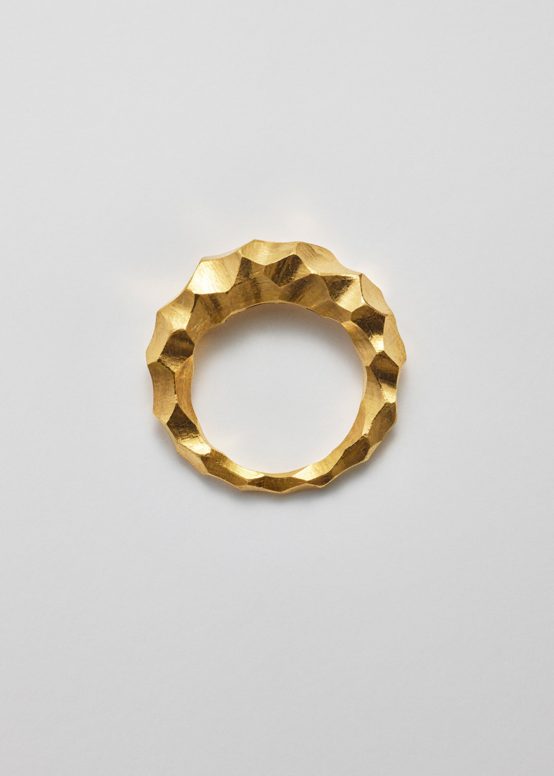 snake ring thick carved gold p1
