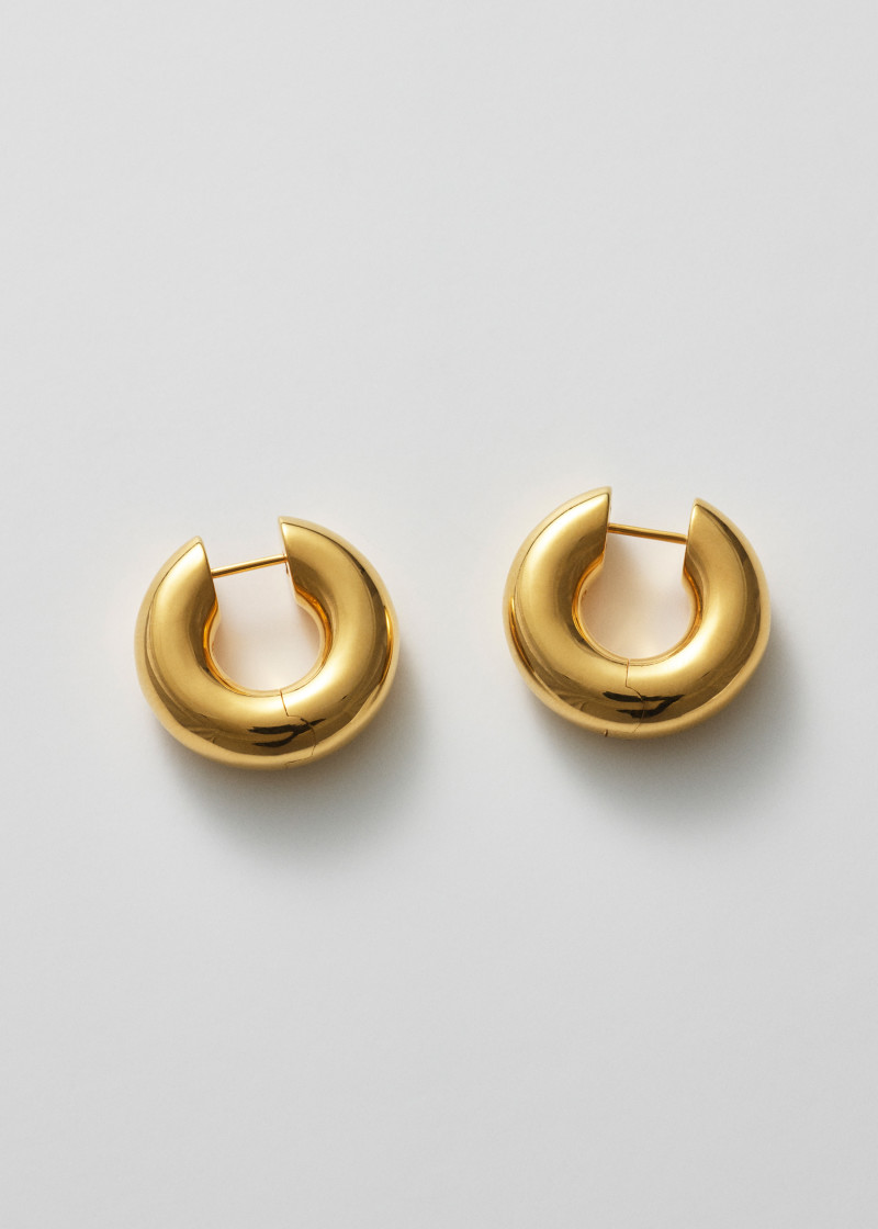 almost earrings large polished gold p1