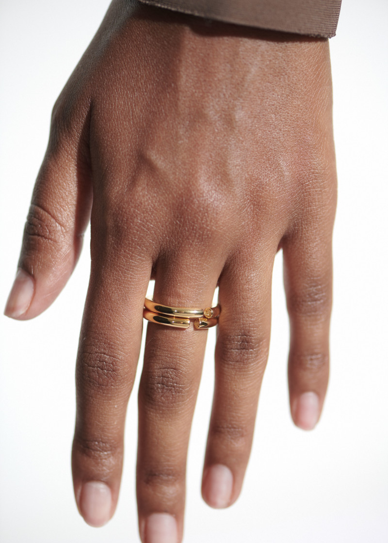 almost ring thin polished gold 1