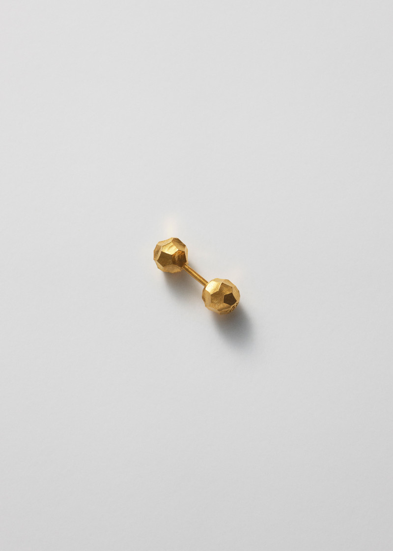 pearl earring stud carved gold p1