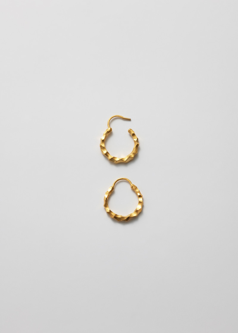 snake earrings small carved gold p2