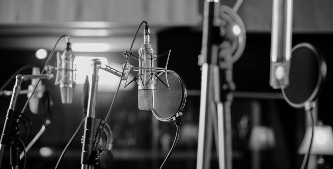 Cover Image for 10 Most Legendary Studio Mics of All Time