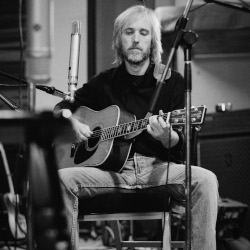 Tom Petty on AKG C12. Photo Credit: Robert Sebree https://www.sebreephoto.com/copied-blog/2017/12/8/tom-petty-1950-2017-nil-desperandum