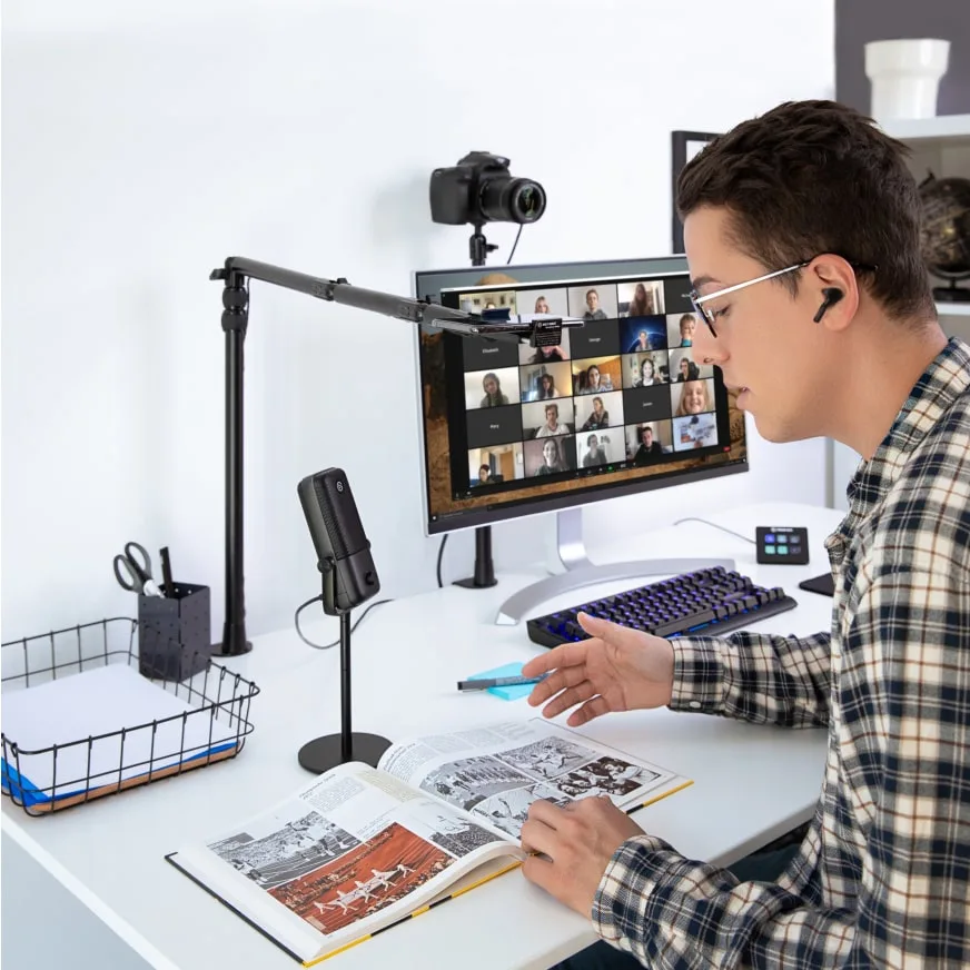 An e-learning setup that has a camera, which has Cam Link 4K connect to it, mounted to Master Mount L