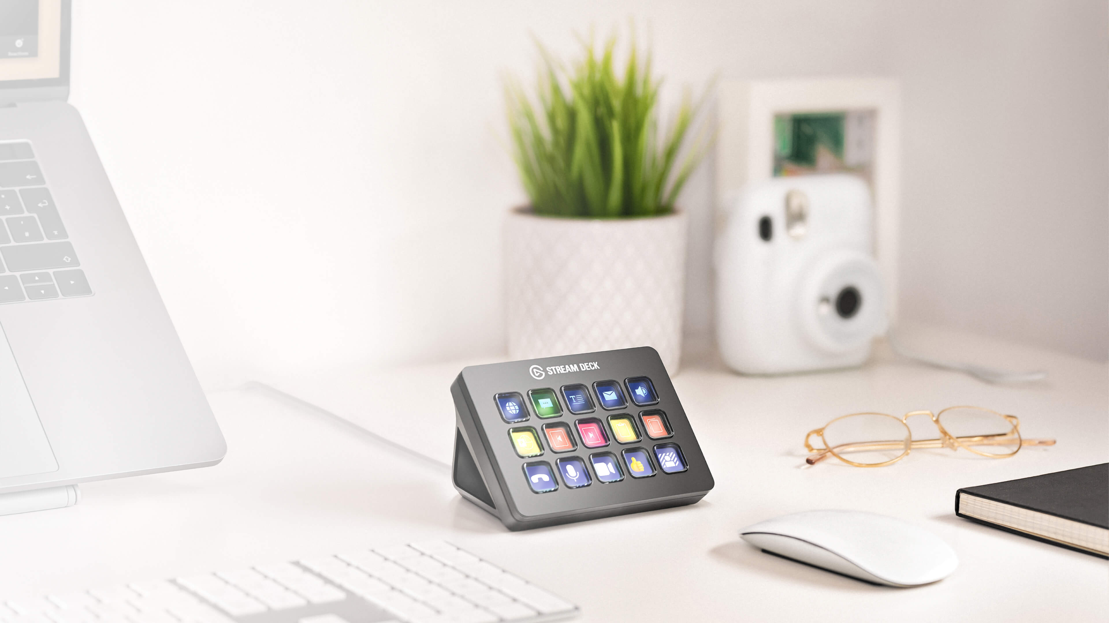 Elgato Stream Deck Mini – Control Zoom, Teams, PowerPoint, MS Office and  More, Boost Productivity with Seamless Integration for Daily Apps, Set Up