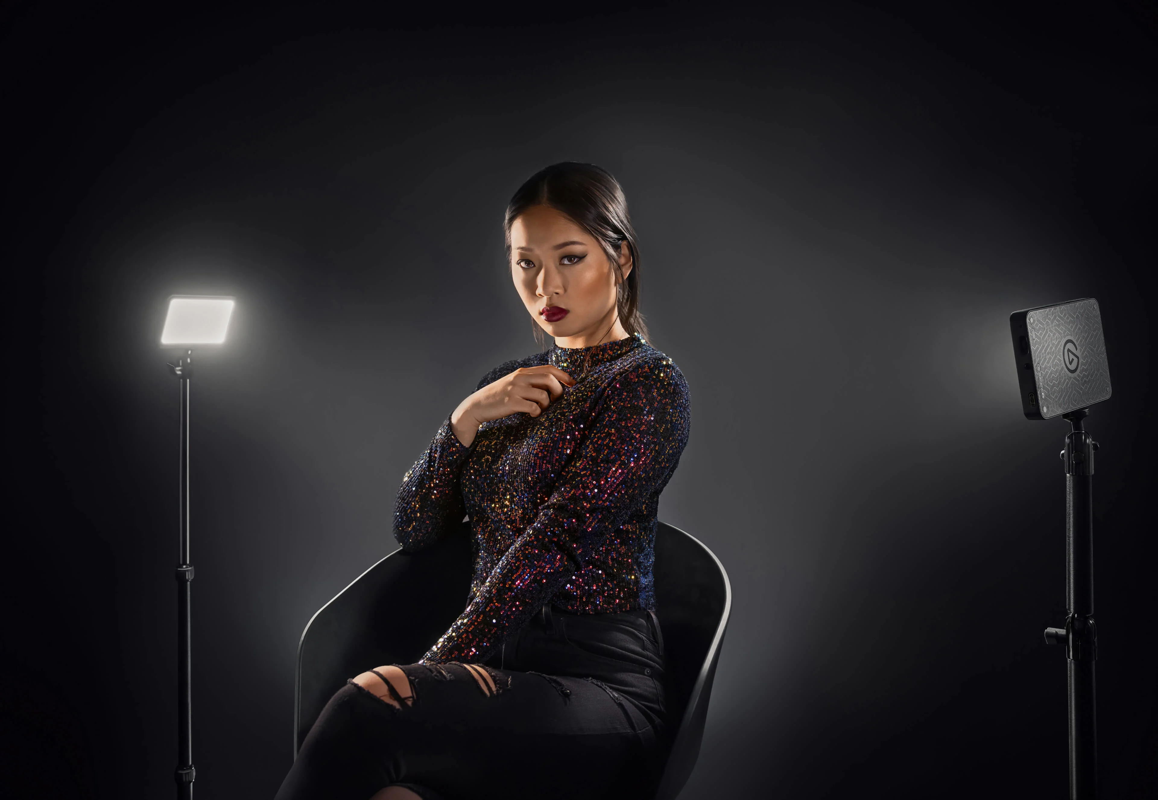 Photographing models using Key Light Mini as a light source