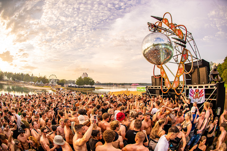 The world's biggest outdoor hardcore festival.