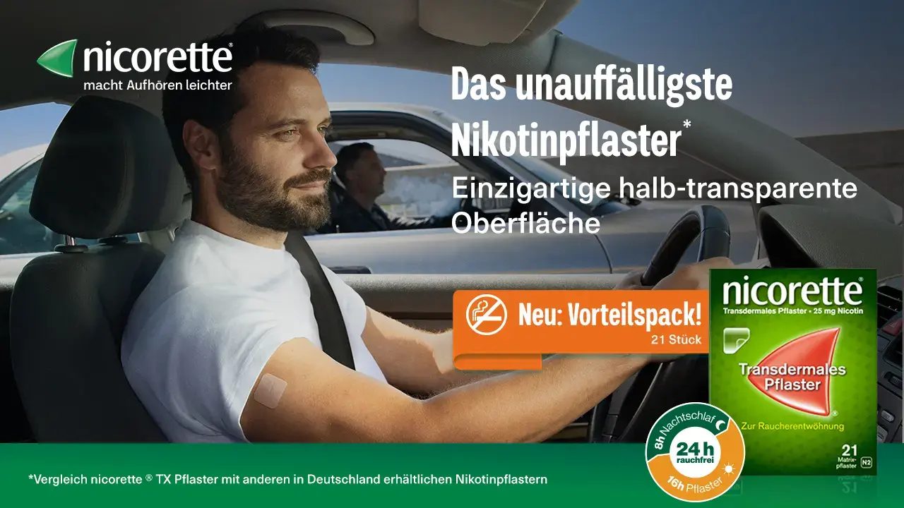 Mann im Auto am Steuer und man sieht das nicorette® TX Pflaster für 24 h an seinem rechten Oberarm