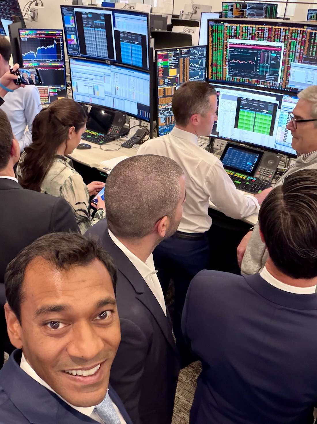Notice the screen with the red banner, top right. (Image: @ericvishria on X)