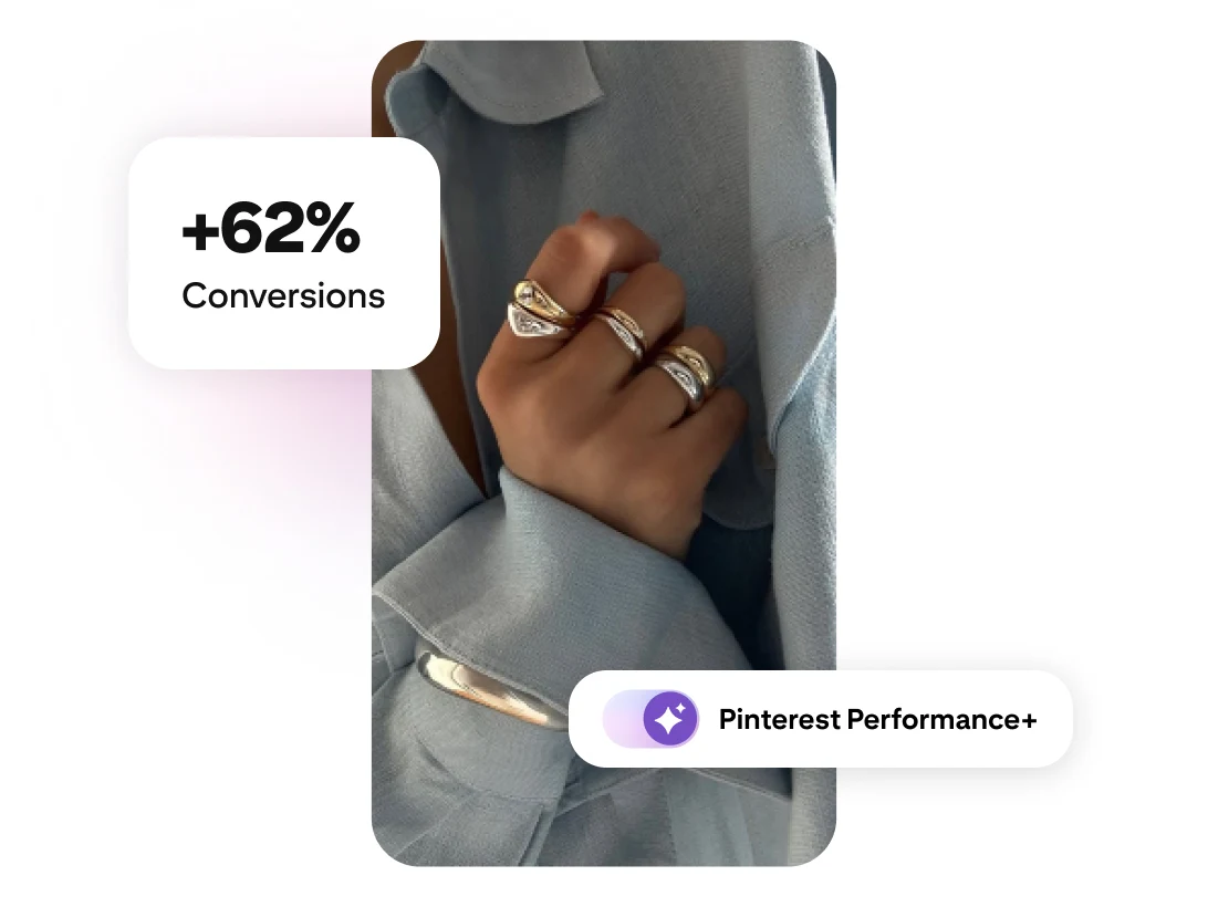 Hand mit mehreren Goldringen sowie den Labels „62 % mehr Conversions“ und „Pinterest-Performance“.