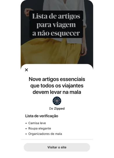 Módulo pop-up de um anúncio de ideia com o título "9 essentials every traveler needs to pack" (que significa 9 itens essenciais para viajantes) por cima da miniatura de um vídeo com uma mulher de saia amarela e camisa branca.