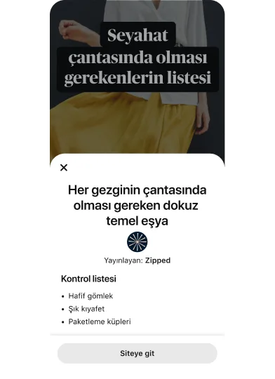 Sarı etek ve beyaz gömlek giymiş bir kadının yer aldığı bir video küçük resminin üzerinde "her gezginin yanında bulundurması gereken 9 temel giysi" yazısını içeren fikir reklamı açılır modülü.