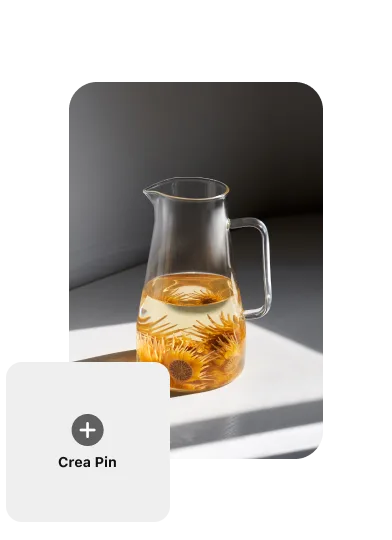 Pin raffigurante una caraffa di vetro riempita a metà con acqua e fiori e, sulla sinistra, il pulsante "Crea Pin".