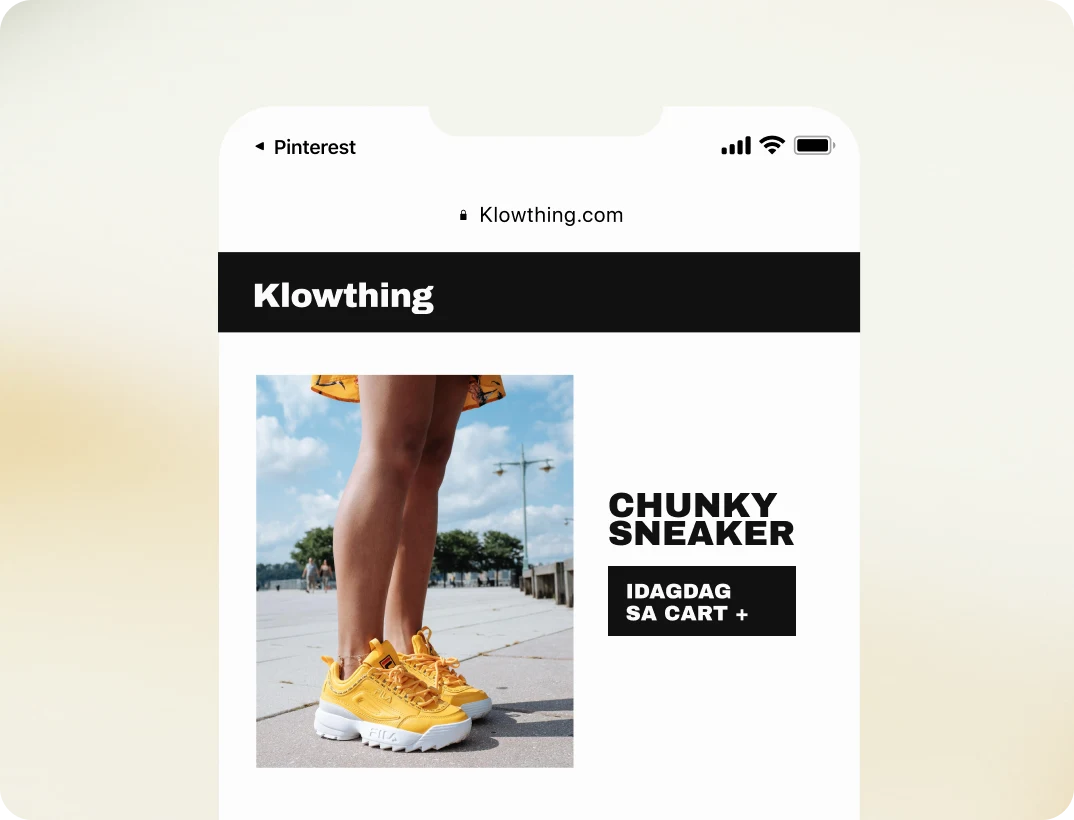 Ang isang larawan ng website ng isang retailer (tinatawag na Klowthing) ay nagtatampok ng isang pares ng dilaw na chunky sneakers na may button na “Idagdag sa cart” sa ilalim nito. 