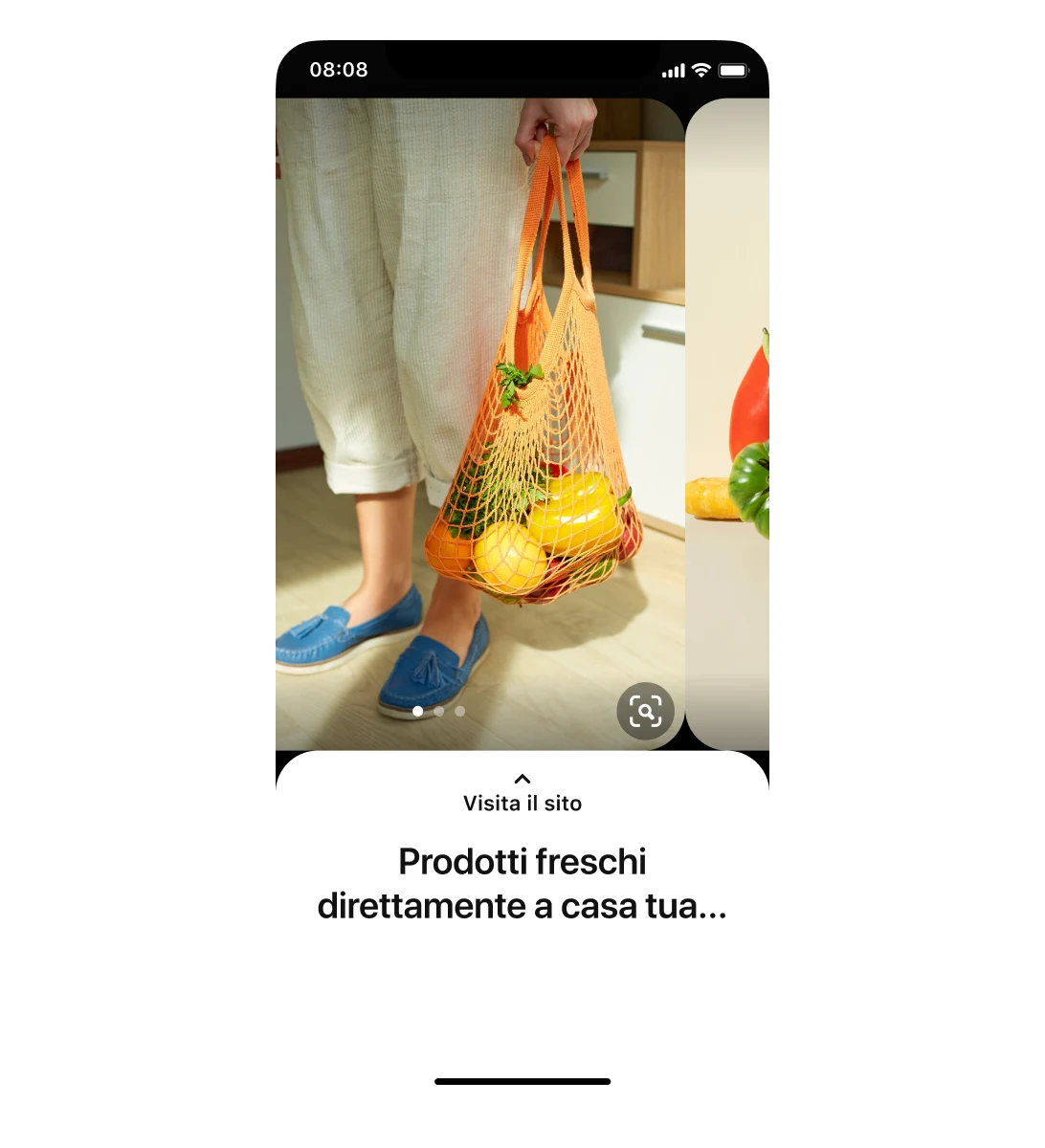 Visualizzazione mobile di un Pin carosello relativo a un supermercato. La prima foto ritrae una persona con una borsa piena di frutta e verdura. A destra spunta una parte della seconda foto con la didascalia: "Prodotti freschi direttamente a casa tua..."