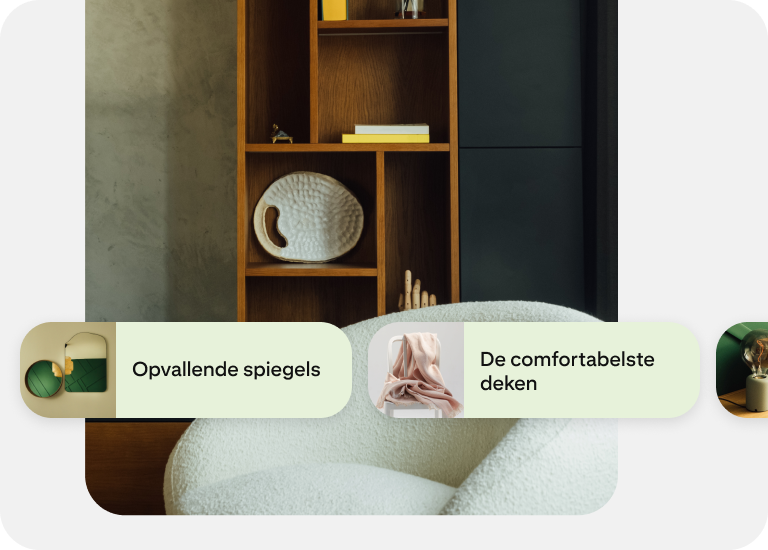 Een showcase-advertentie van een mooi ingerichte kamer toont ook voorgestelde artikelen zoals spiegels en dekens.