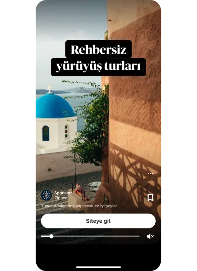 Yunanistan'dan güzel bir deniz manzarası içeren, "Kendi kendinize çıkabileceğiniz yürüyüş turları" başlıklı fikir reklamı önizleme küçük resmi ve orta alt bölüme yerleştirilmiş "Siteyi ziyaret et" düğmesi.