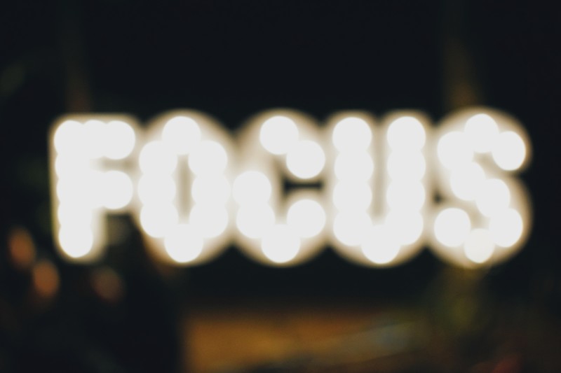 blurry-focus-sign